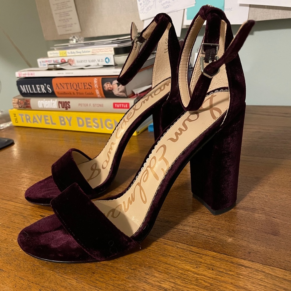 ONLY WORN ONCE - SAM EDELMAN YARO SANDAL